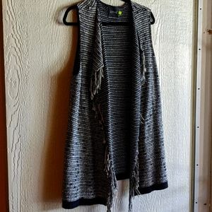 Lysse black and white drape vest with pockets